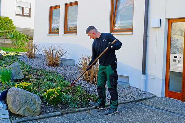 Pflege von Grün- und Gartenanlagen